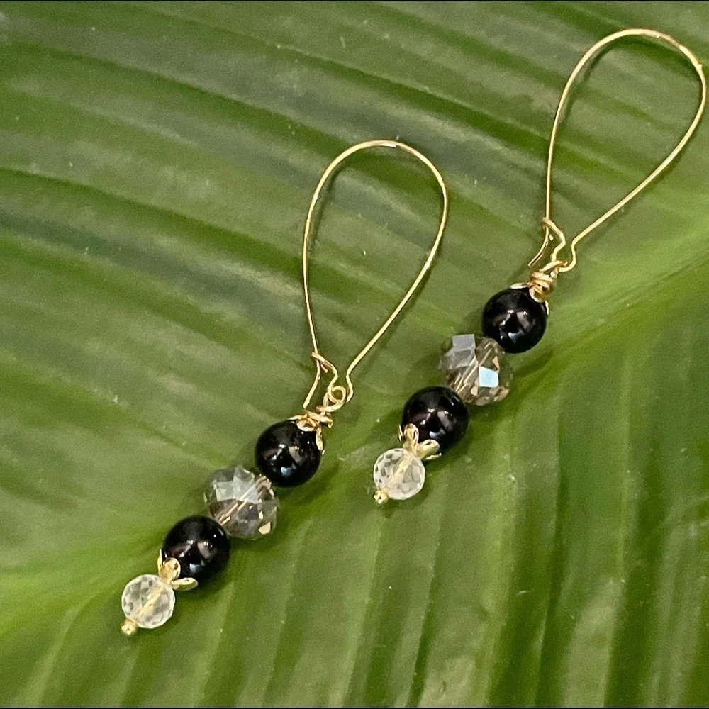 π
Ί22KT Gold over Sterling Silver Earrings Genuine Black Onyx Crystal Modern Chic - Picture 5 of 7